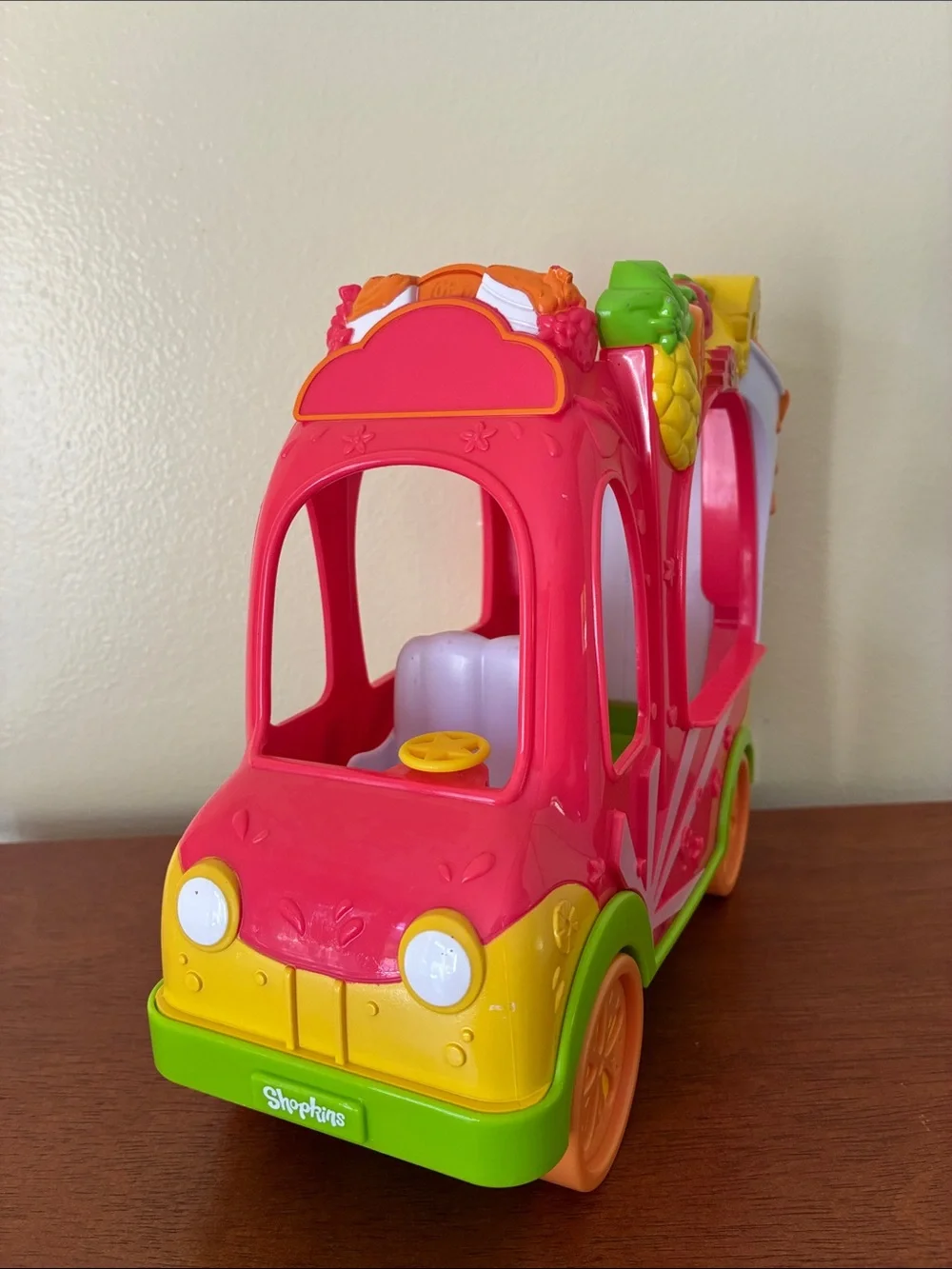 Shopkins Shoppies Groovy Smoothie Juice Truck